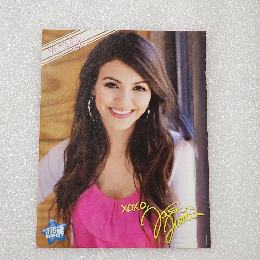 Victoria Justice headshot facsimile autograph poster pinup clipping 8x10 2000s